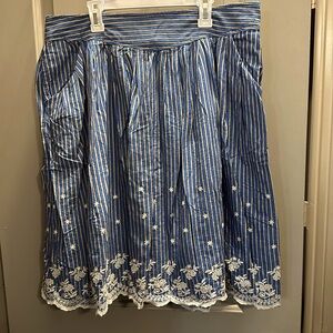Ambition Size 12P Blue/White Cotton Embroidered Skirt Pre-owned